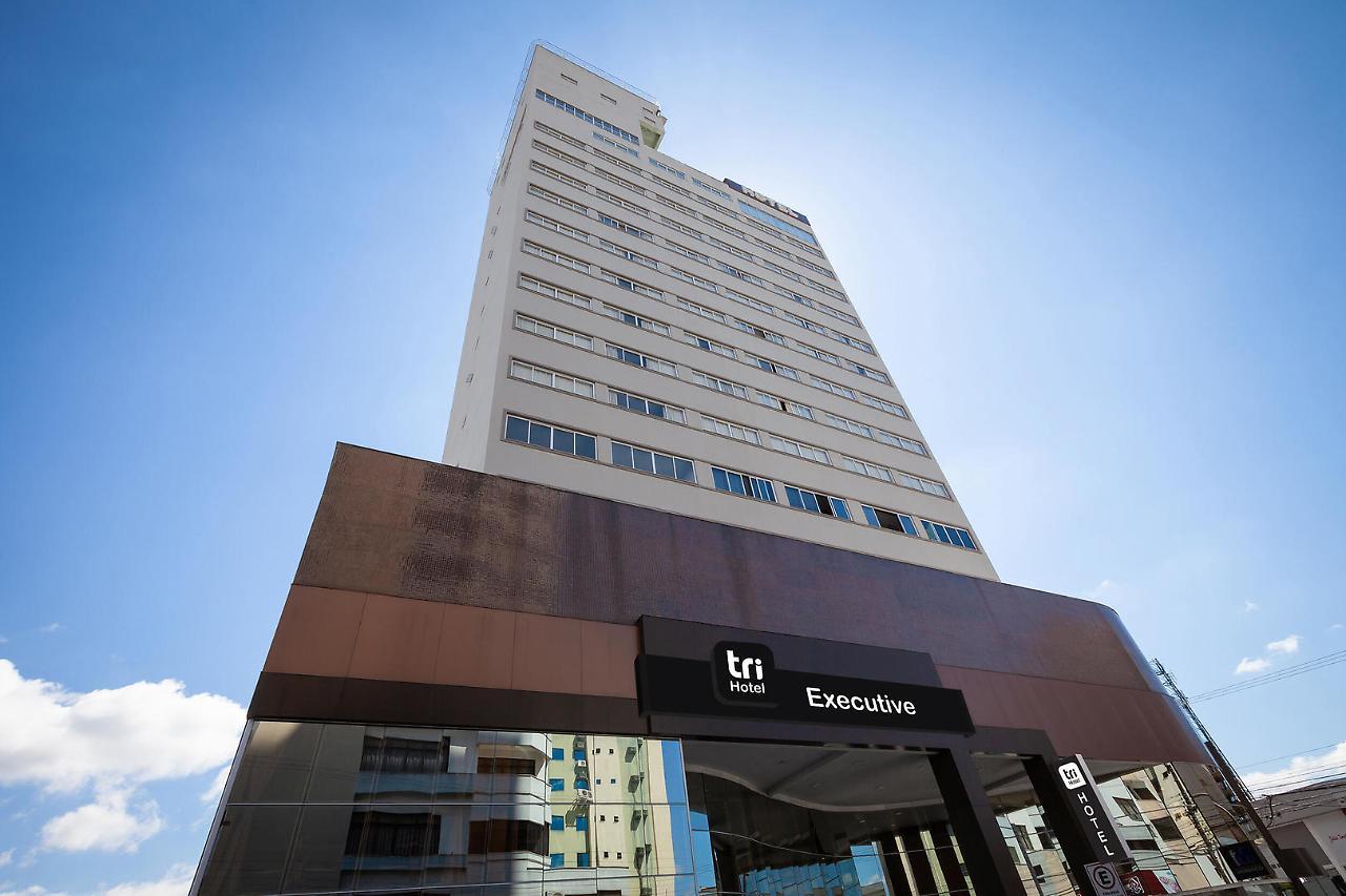 Tri Hotel Executive Бруски Екстер'єр фото