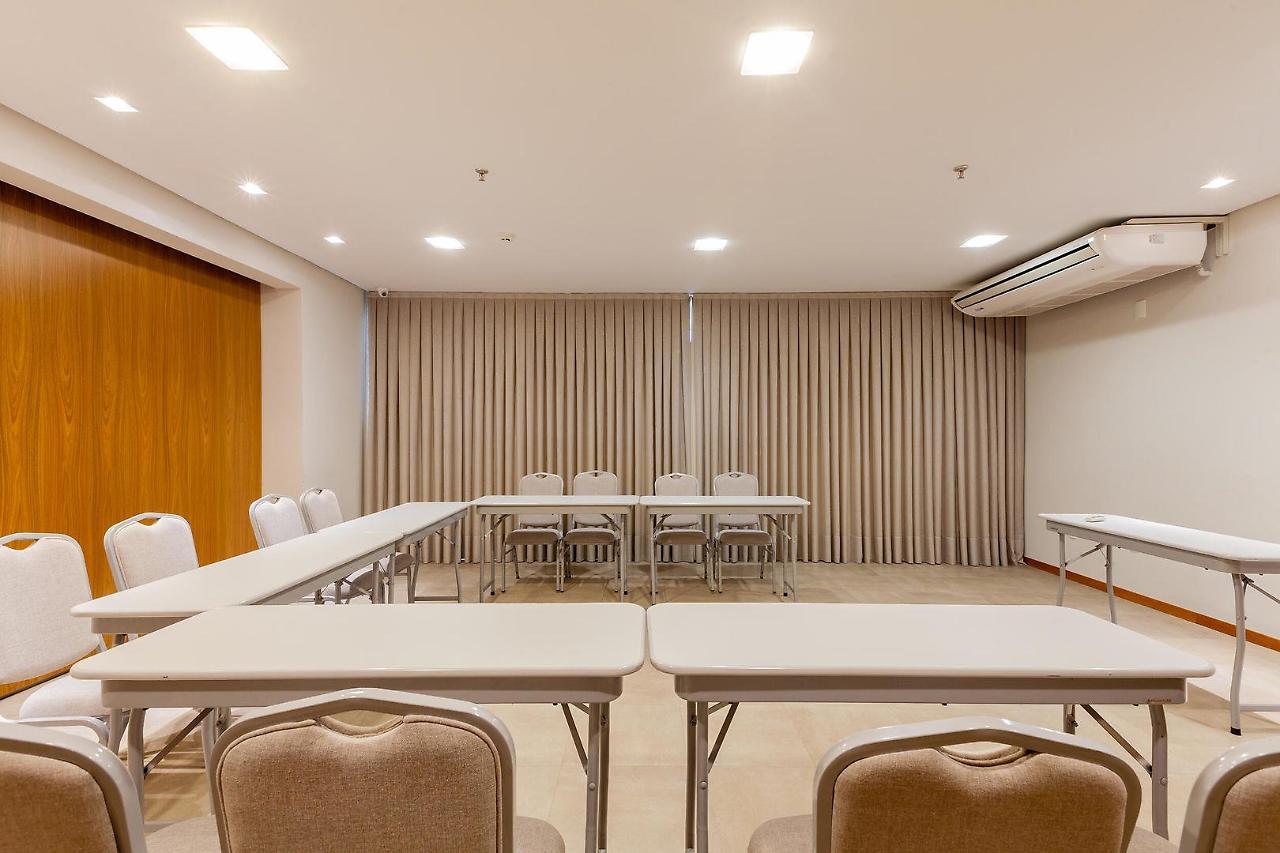 Tri Hotel Executive Бруски Екстер'єр фото