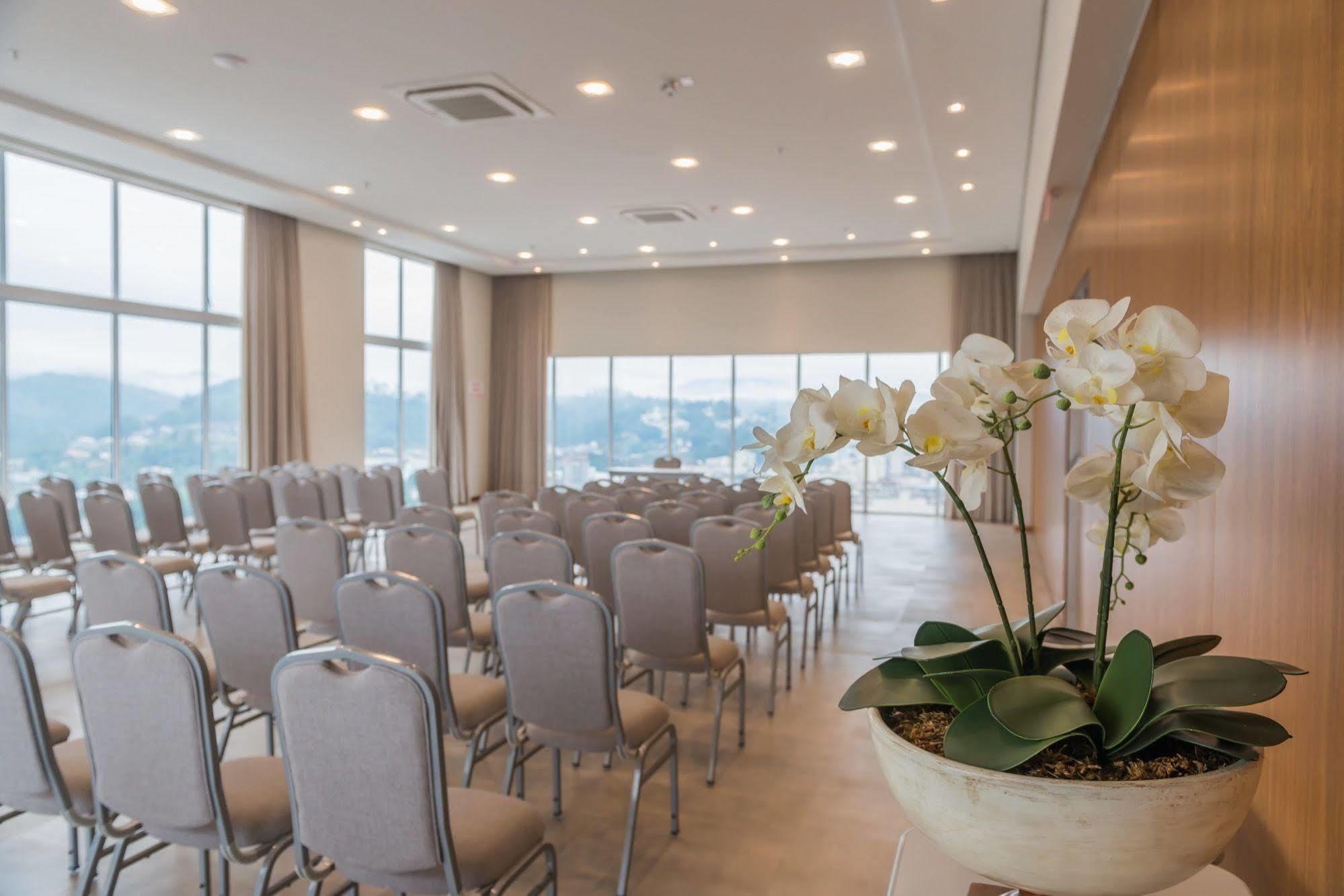 Tri Hotel Executive Бруски Екстер'єр фото